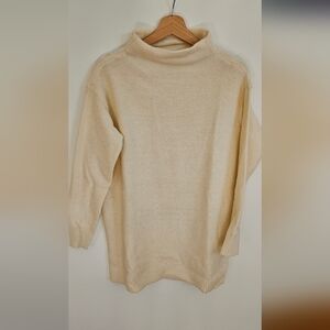 Jillian Harris Joe Fresh tunic sweater